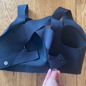 LULULEMON high impact bra. DD36 color BLACK